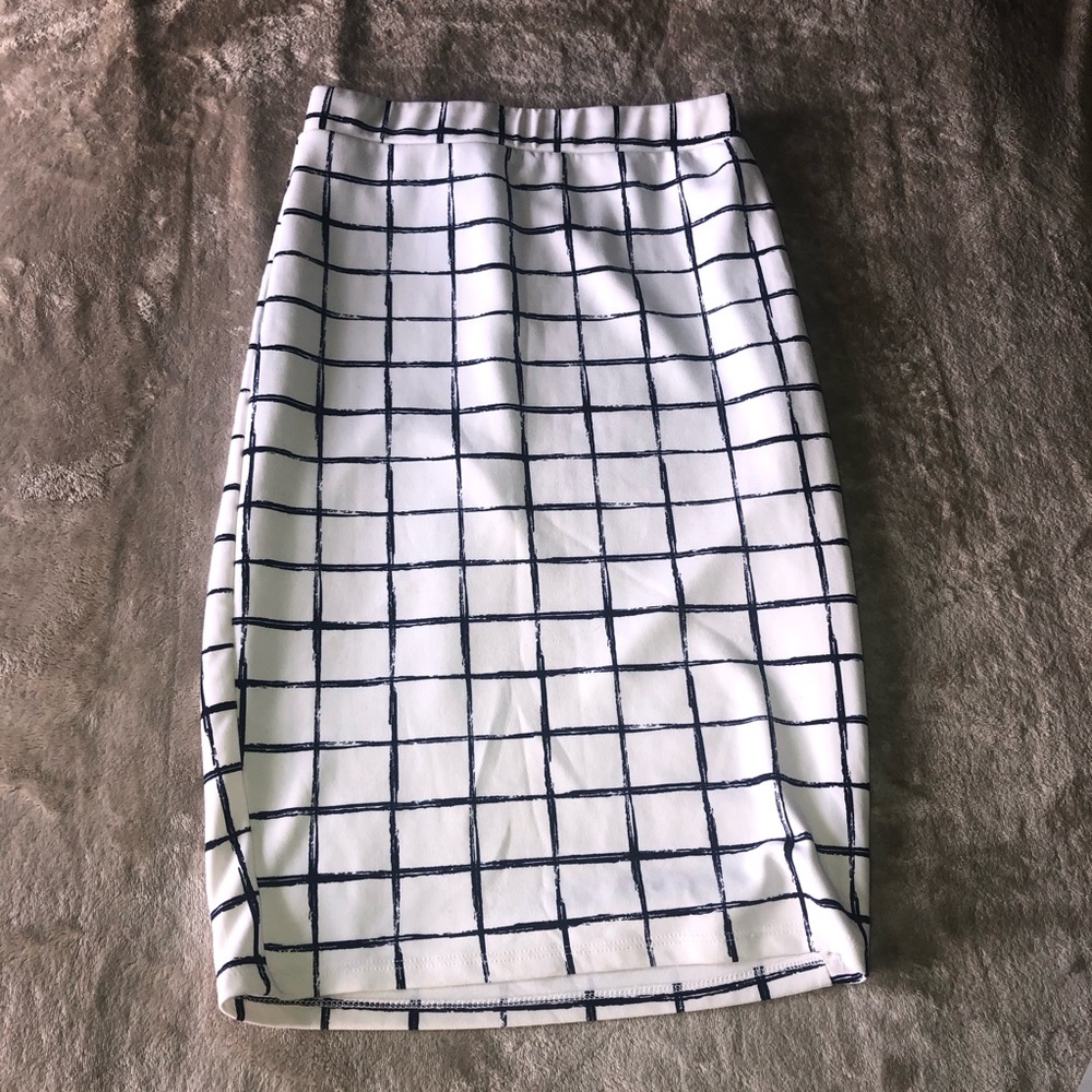 White skirt with navy blue graph stripes